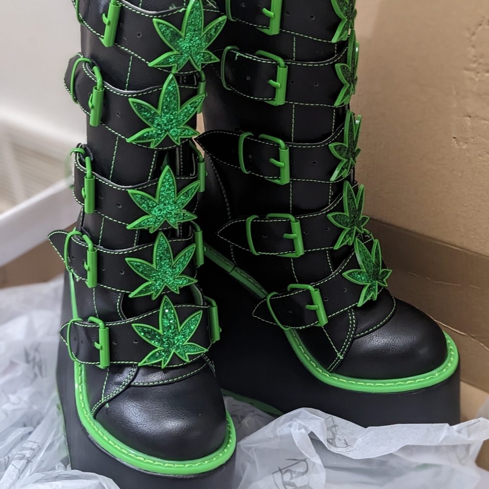 YRU Dune weed shoes